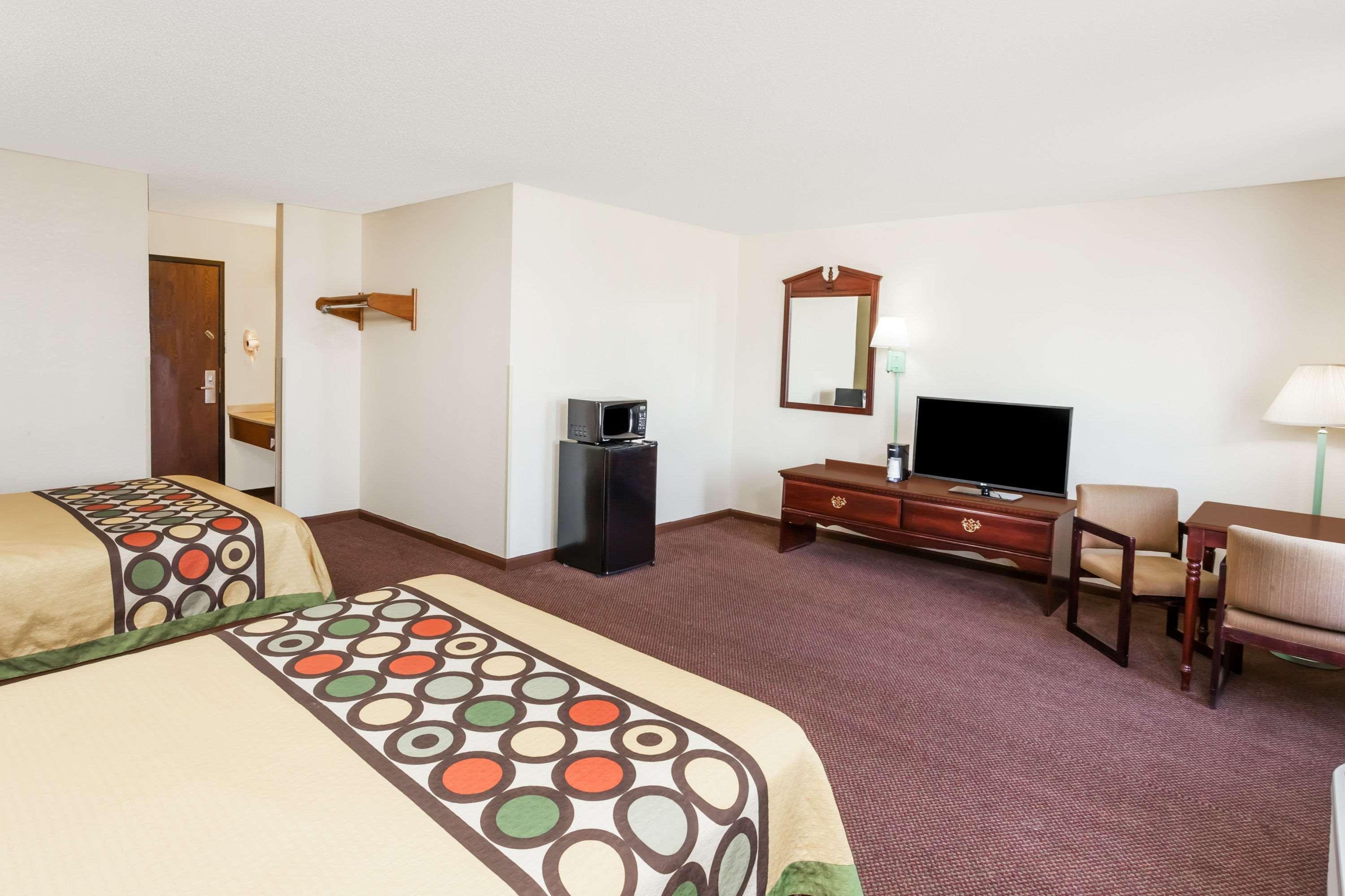 Super 8 By Wyndham Lincoln Hotel Buitenkant foto