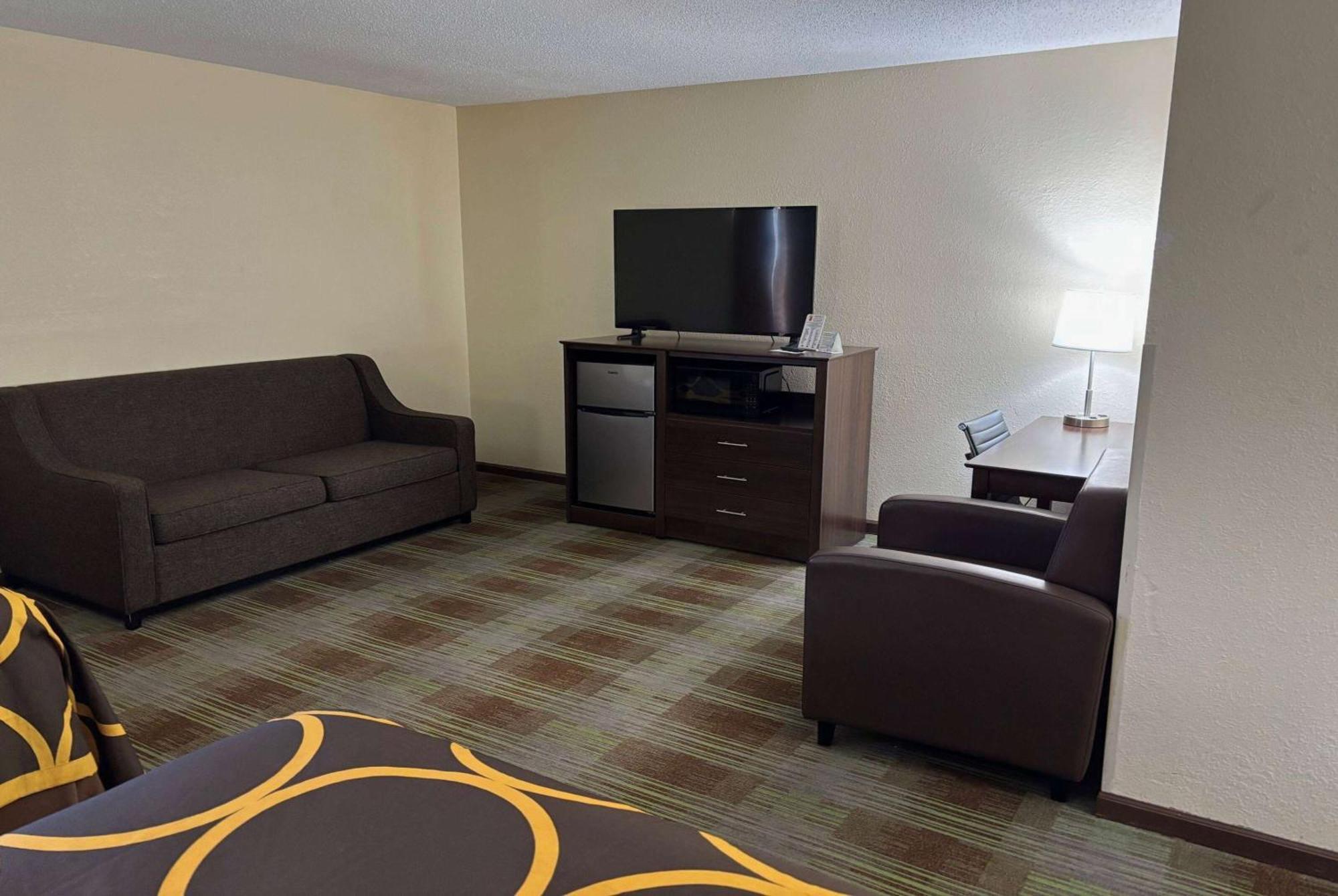 Super 8 By Wyndham Lincoln Hotel Buitenkant foto