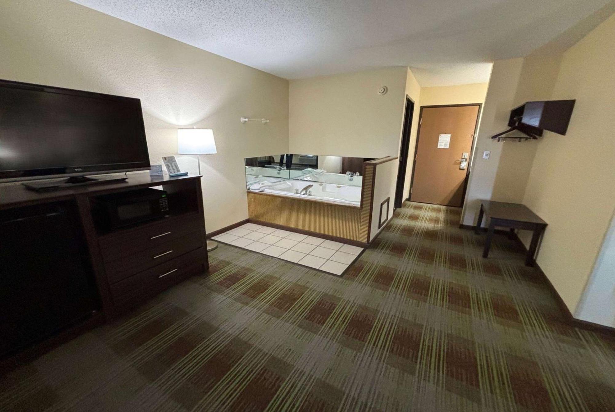 Super 8 By Wyndham Lincoln Hotel Buitenkant foto