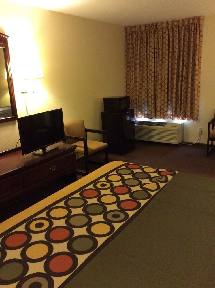 Super 8 By Wyndham Lincoln Hotel Buitenkant foto
